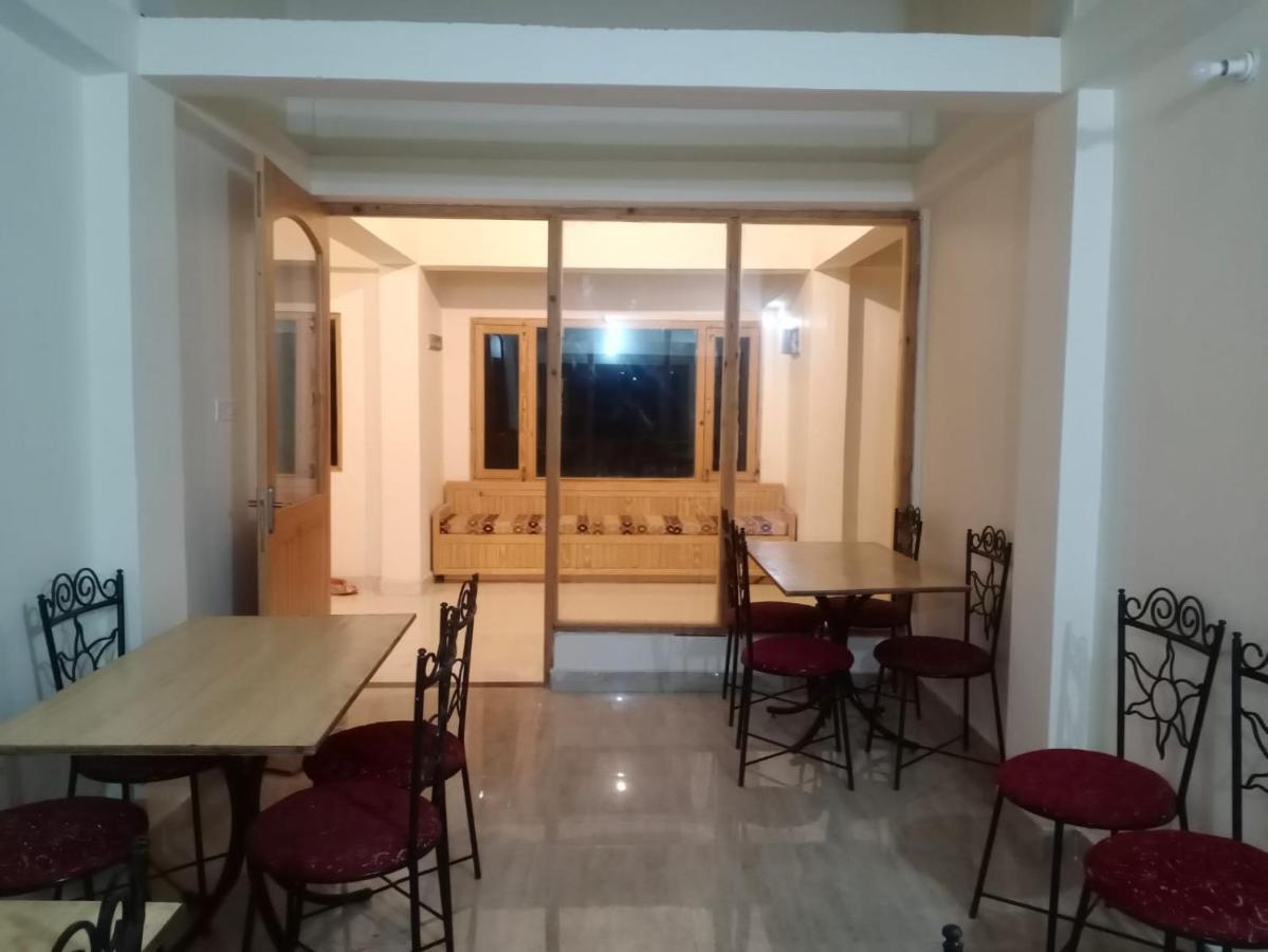 Elphinstone Inn المورا المظهر الخارجي الصورة