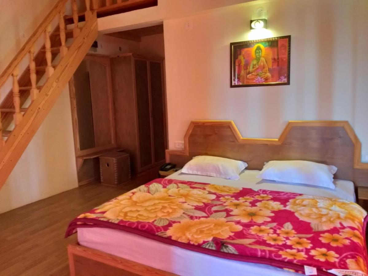 Elphinstone Inn المورا المظهر الخارجي الصورة