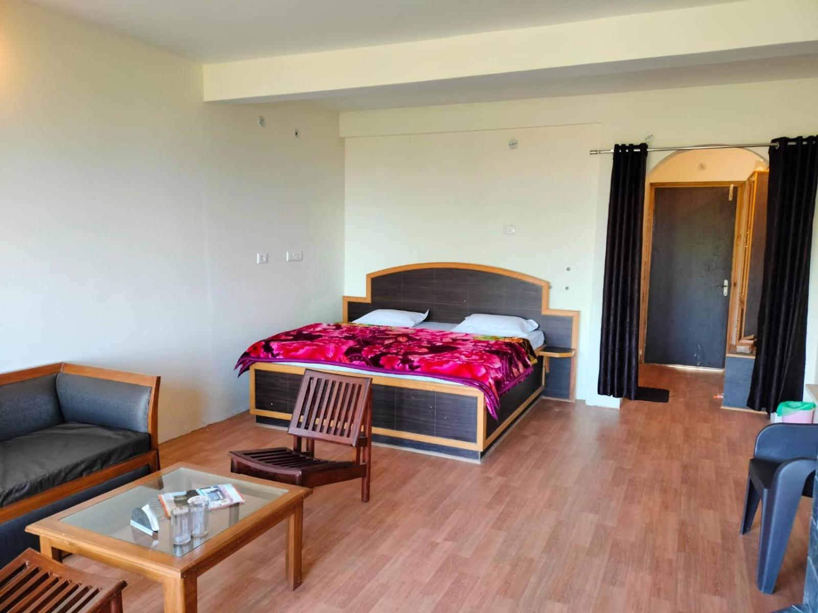 Elphinstone Inn المورا المظهر الخارجي الصورة